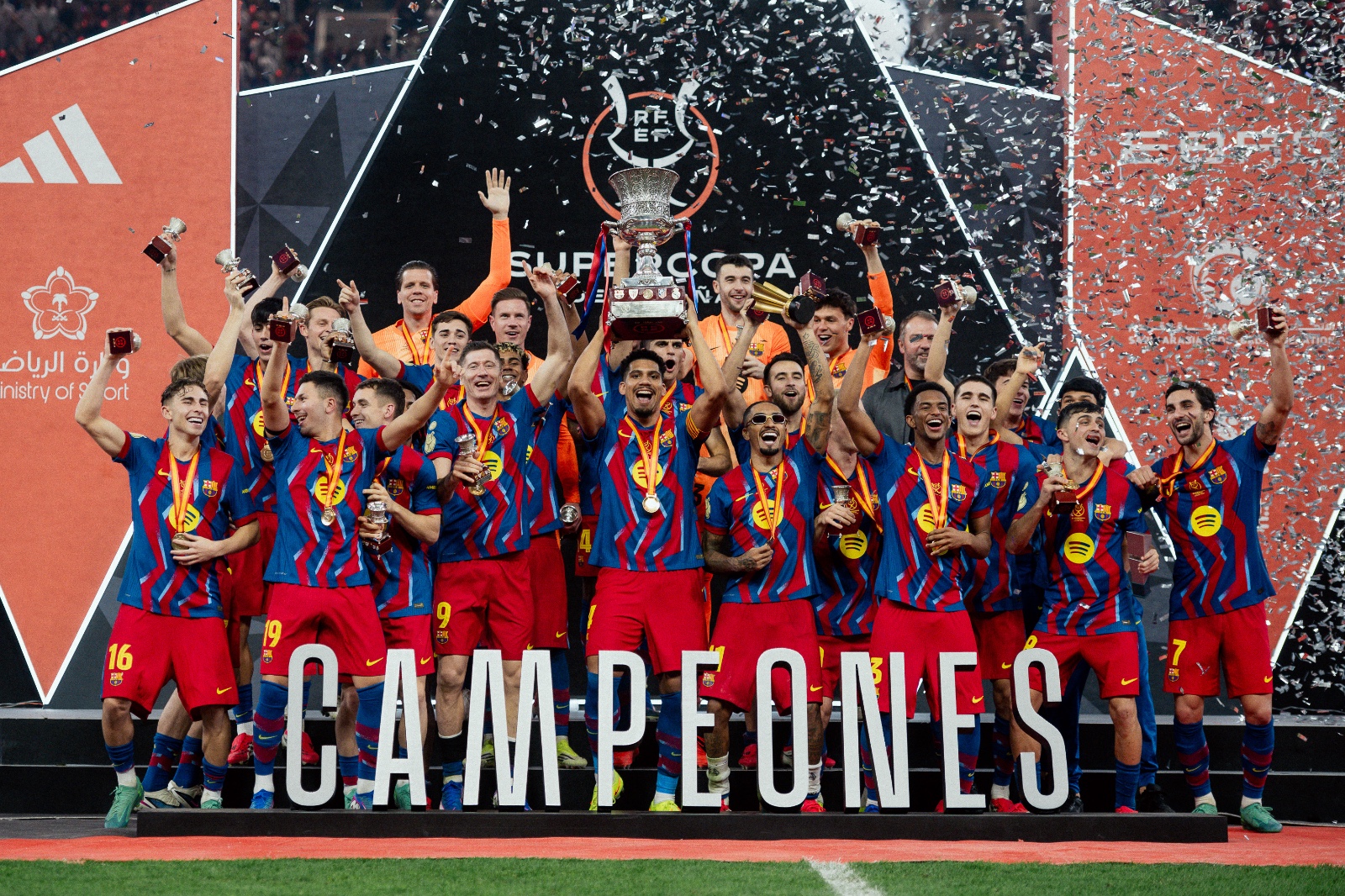 Barcelona se corona campeón de la Supercopa