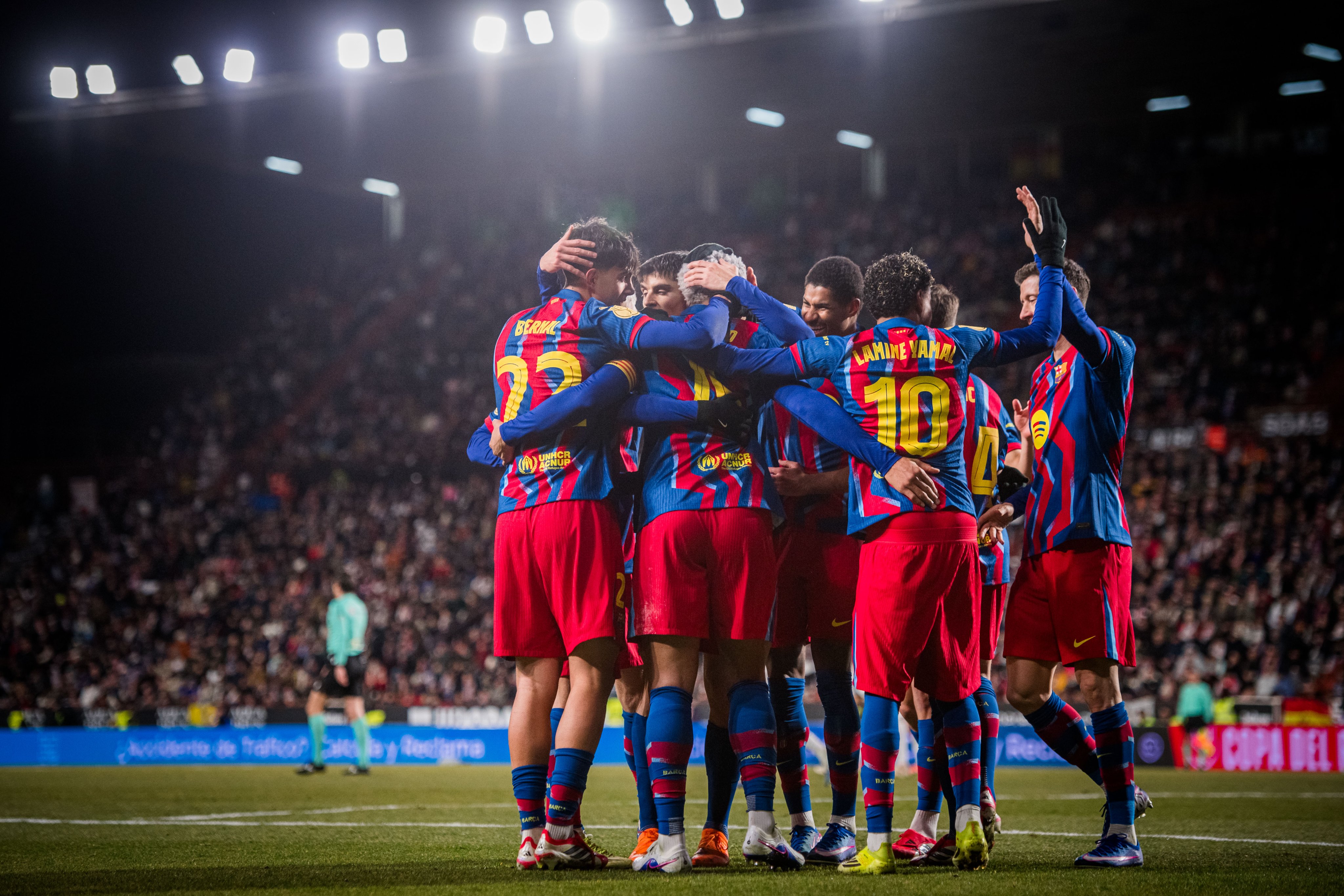 Barcelona sufrió pero esta en Semifinales