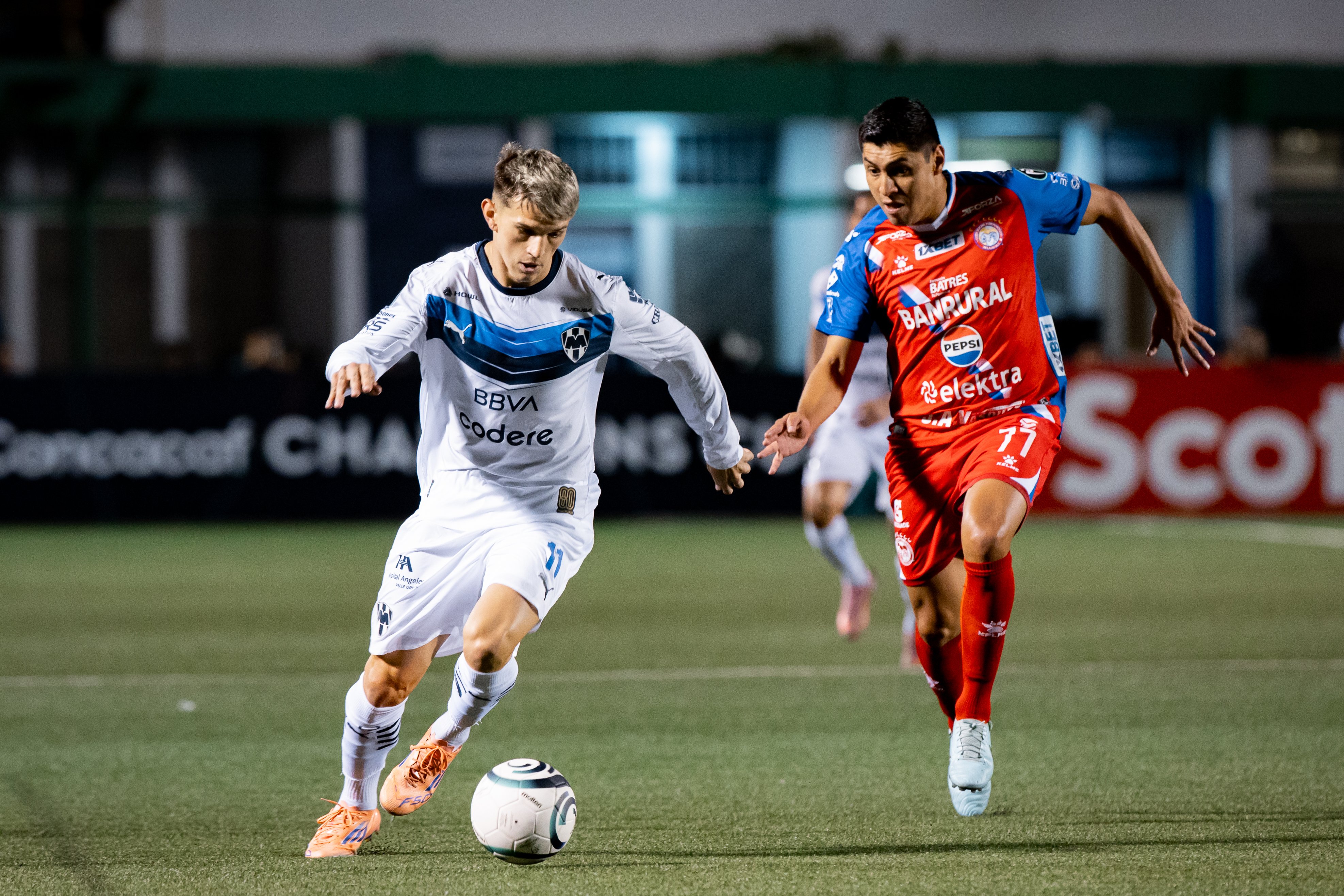 Los Rayados empataron en Guatemala