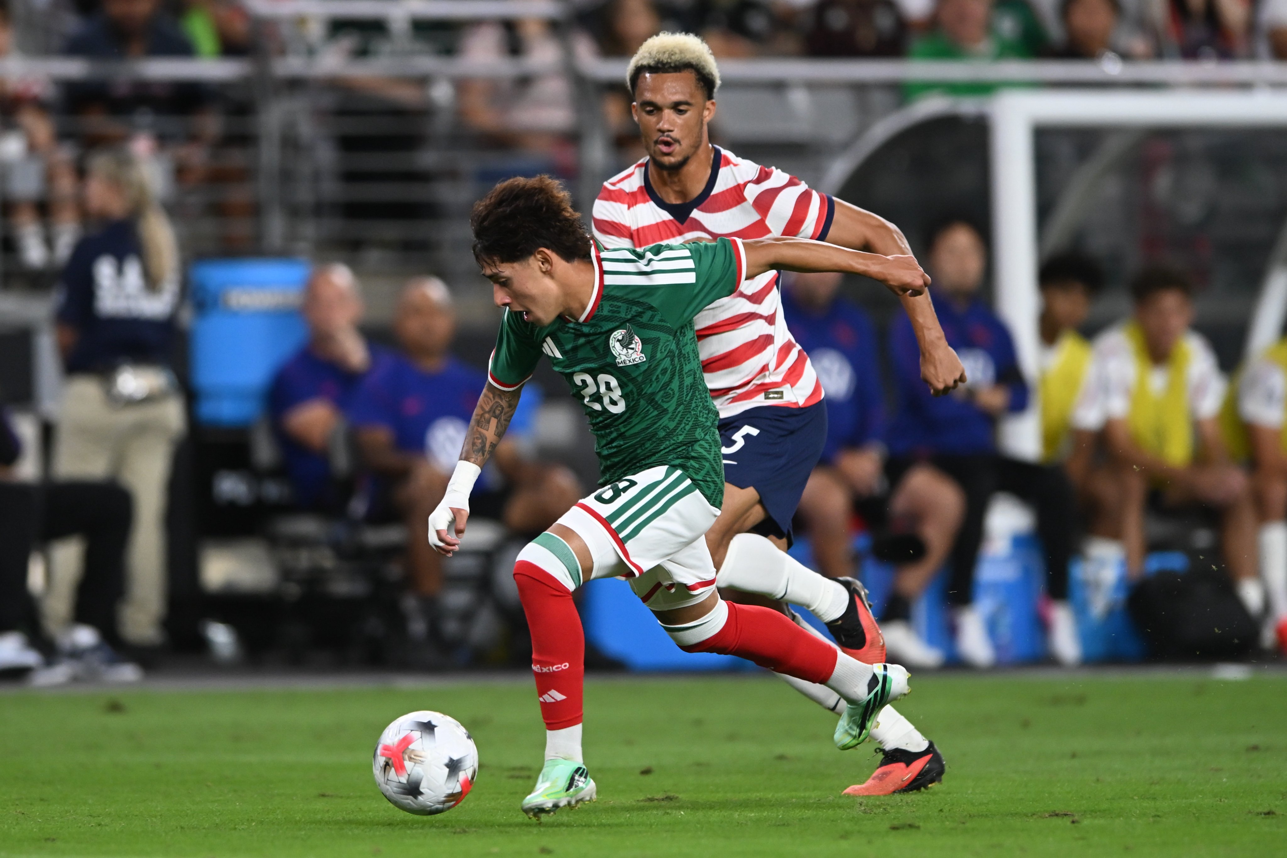 Estados Unidos goleo a México en Phoenix